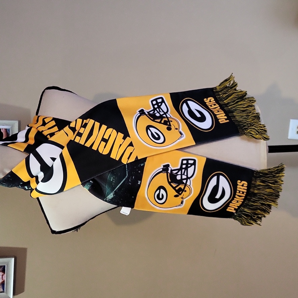 Forever Collectibles Green Bay Packers Scarf